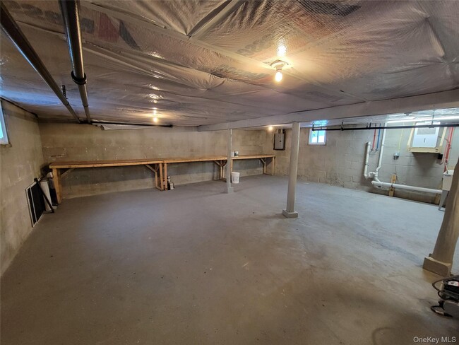 Building Photo - 712 NY-52