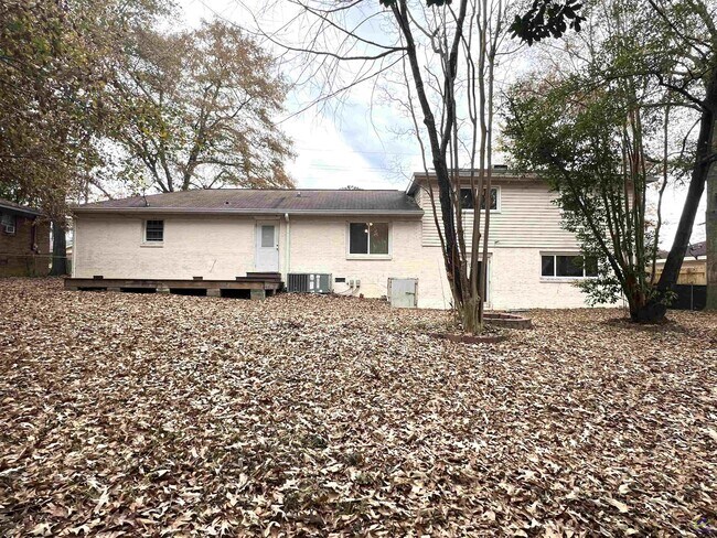 Building Photo - 212 Highland Dr