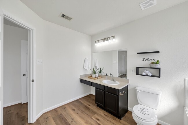 Building Photo - 15902 Arapaho Bend Ln