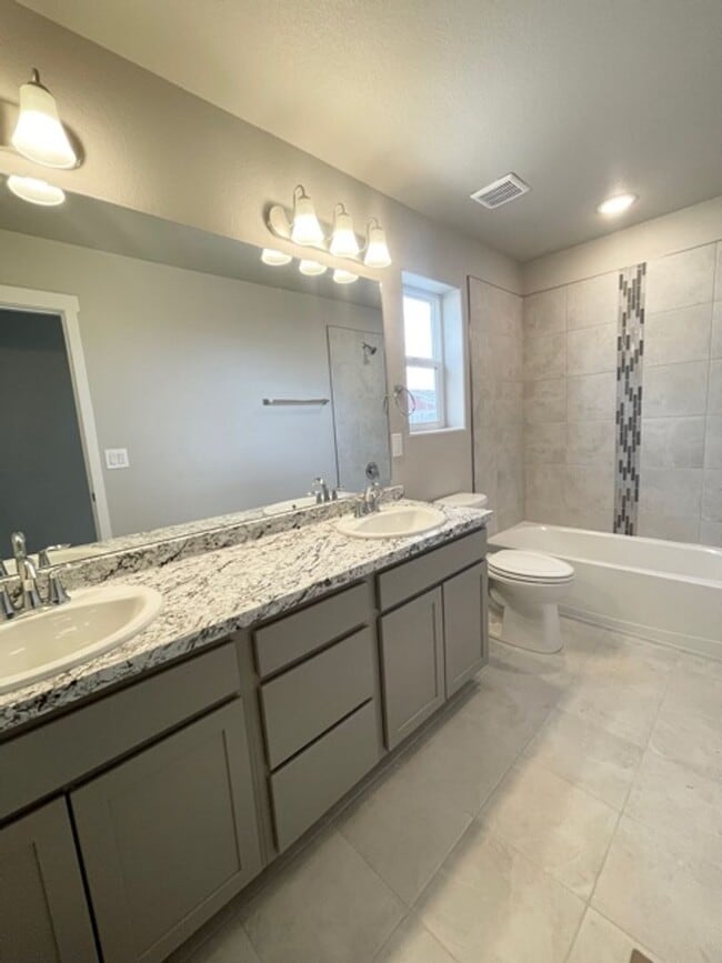 Building Photo - NEWER CONSTRUCTION 4 BEDROOM HOME LOCATED in the NOOK at Shilo Ranch