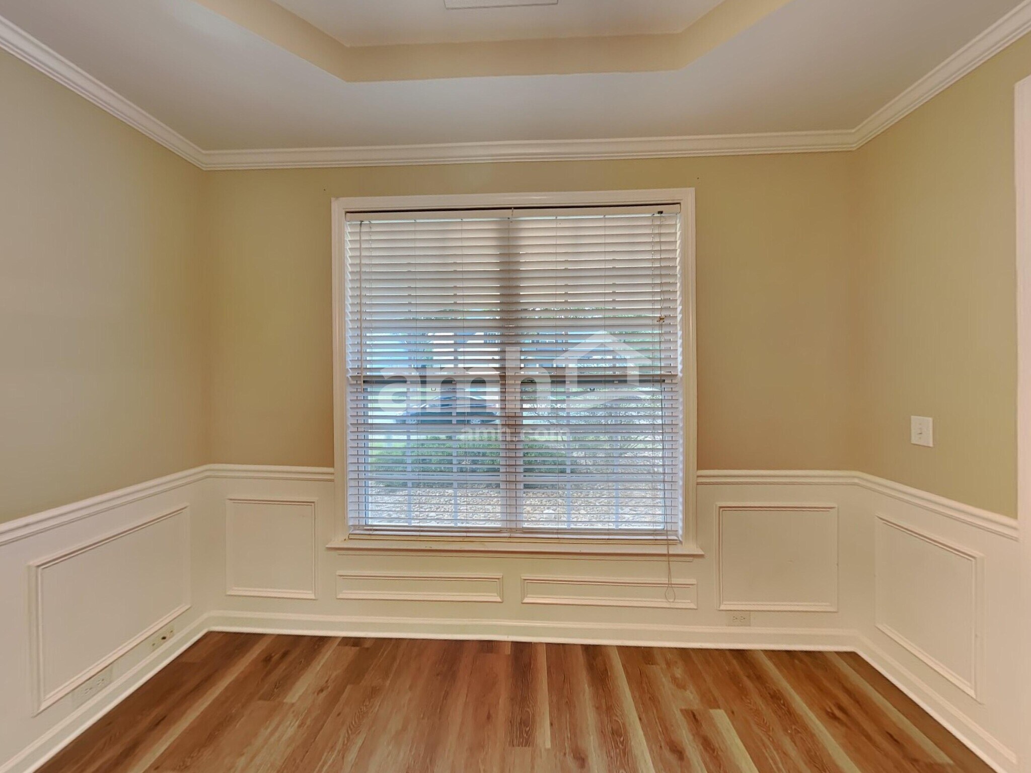 Building Photo - 295 Springs Xing