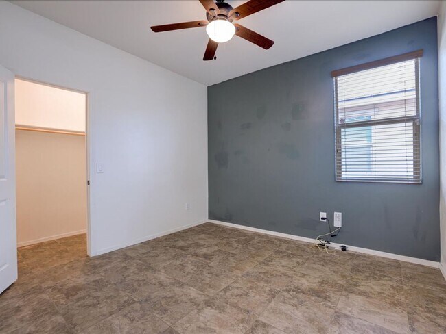 Building Photo - La Estancia 4 Bed 2.5 Bath Home