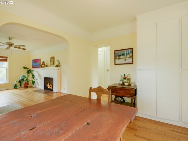 Building Photo - Charming 3 bed + office, 1.5 bath rental home in University Park Portland!
