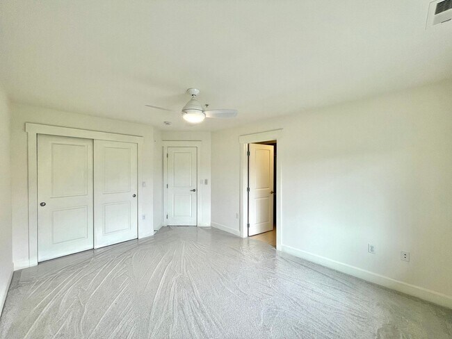 Building Photo - Great Townhome for rent