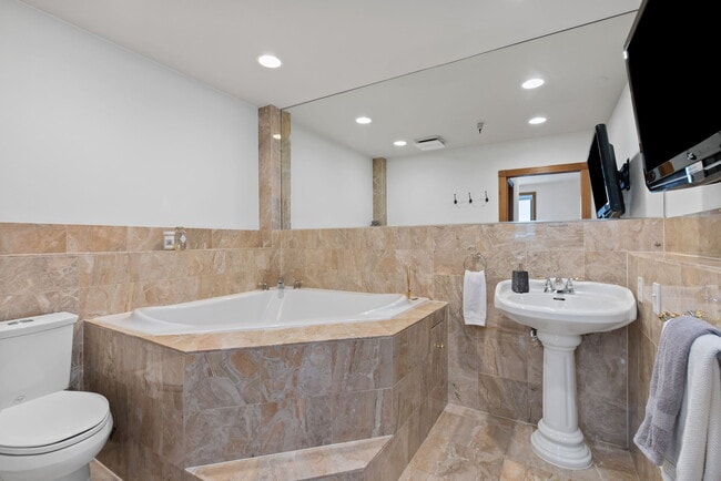 Building Photo - 1406 Harvard Ave