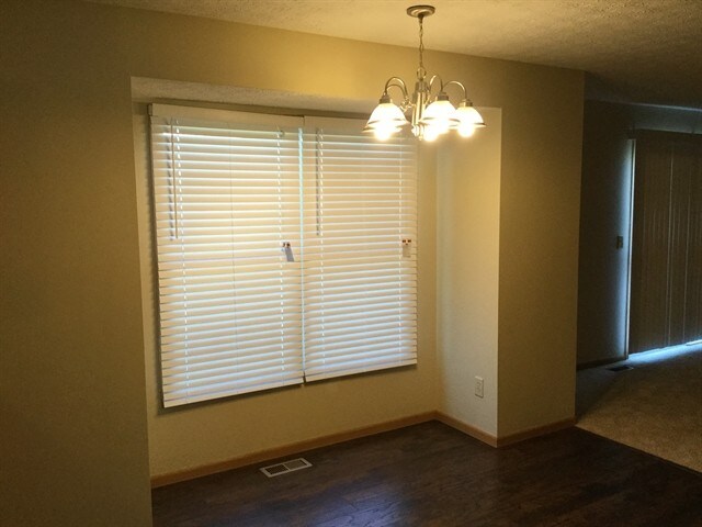 Building Photo - 383 Wheatfield Dr