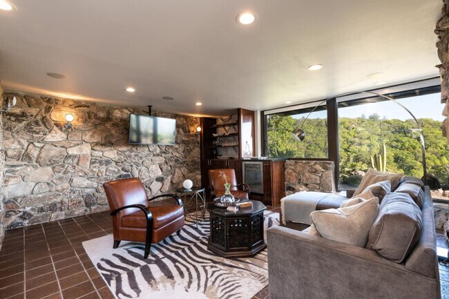 Building Photo - 17389 Mallard Dr