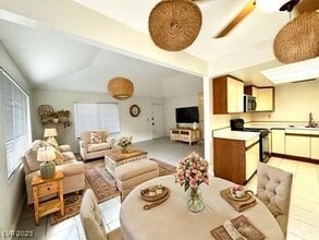 Building Photo - 1822 Avacado Ct