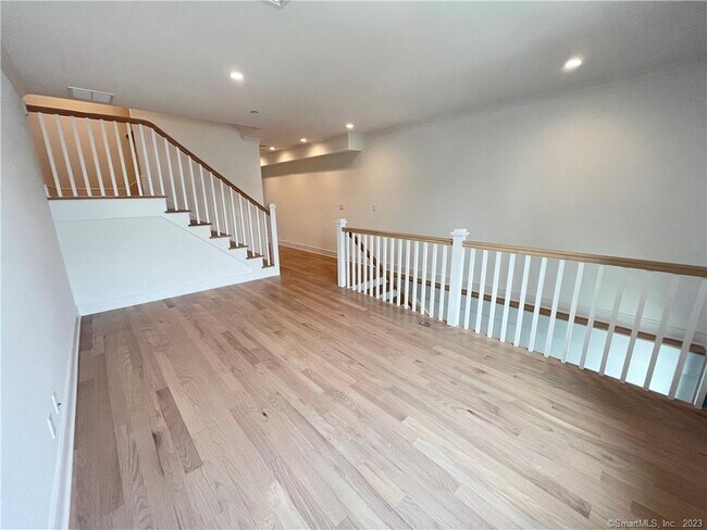 Building Photo - 55 Washington Pkwy