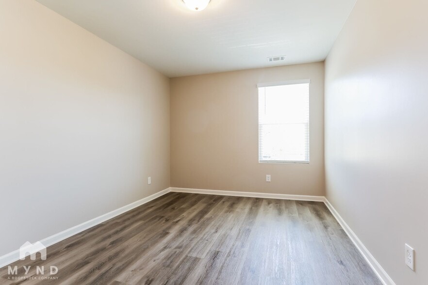 Building Photo - 235 Bowen Way