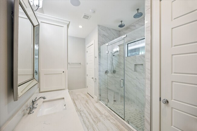 Building Photo - 1519 Richelieu Ln