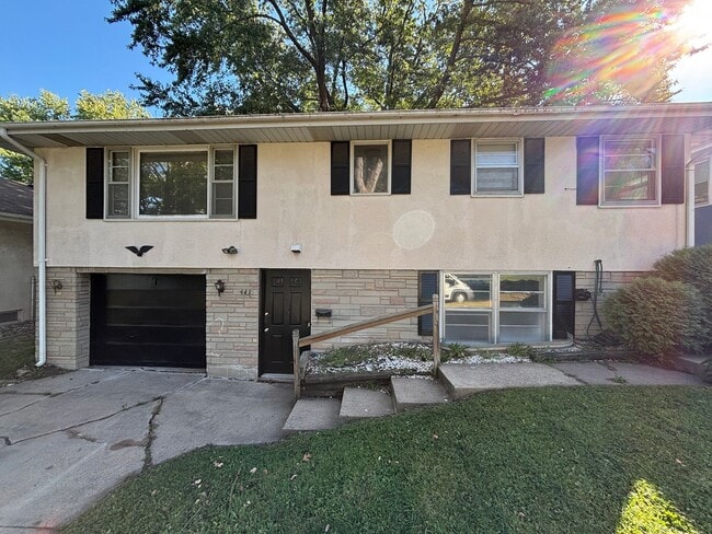 Building Photo - Beautiful 4 Bedroom 2 Bath Home in South S...