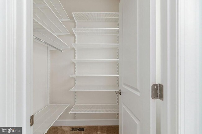 Building Photo - 3697 Ambrose Hills Rd