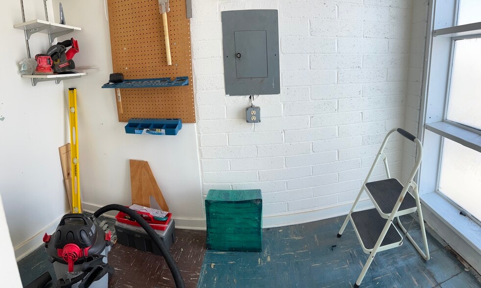 Secured Exterior Storage Room included - 1014 Kapahulu Ave