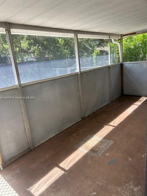 Building Photo - 5810 Hope St