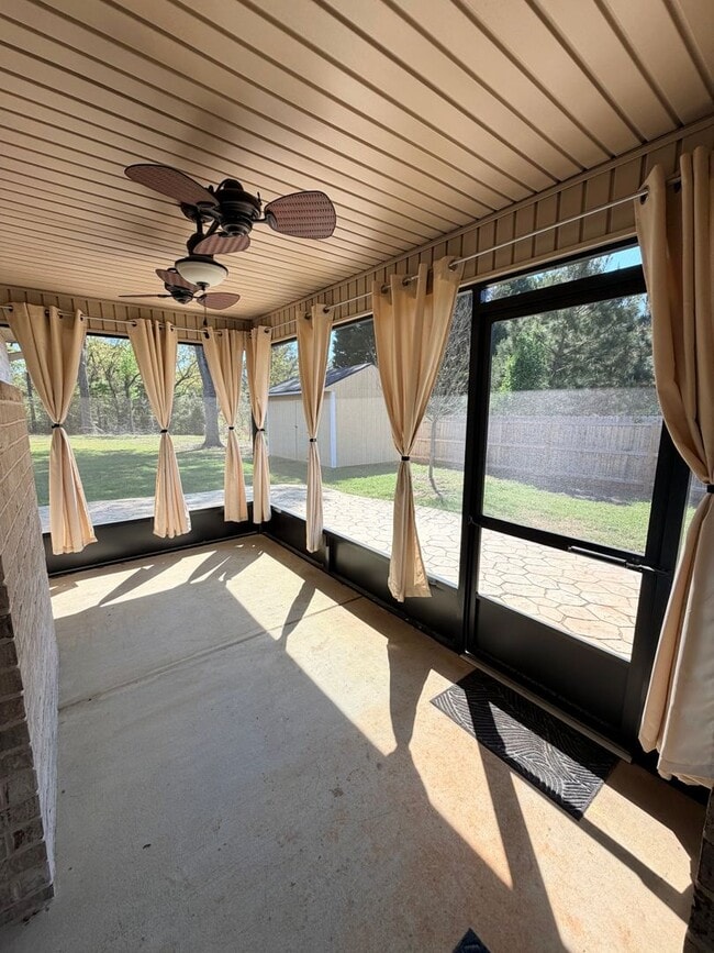 Building Photo - 219 Otters Rdg Dr