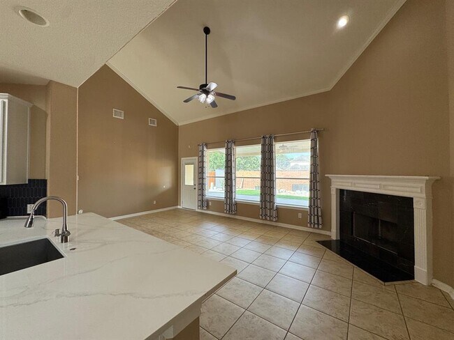Building Photo - 24423 Hampton Lakes Dr