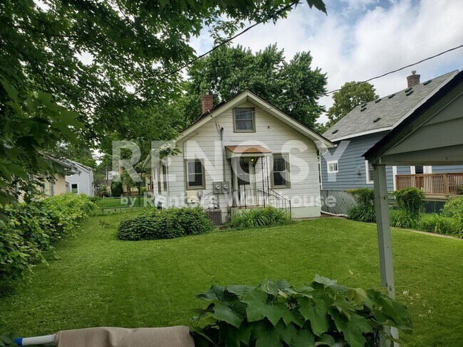 Building Photo - 3709 41st Ave S