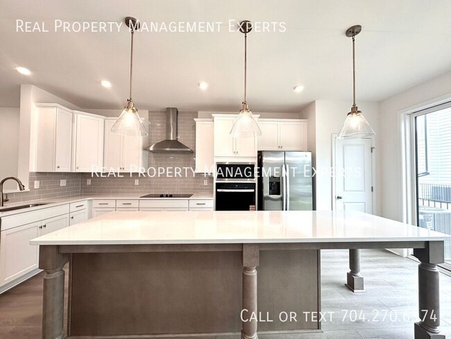 Building Photo - 15328 Ballancroft Pkwy