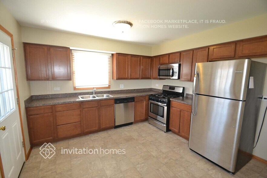 Building Photo - 150 E Winthrop Ave