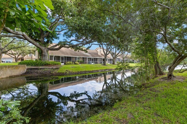 Building Photo - 1962 Plantation Blvd