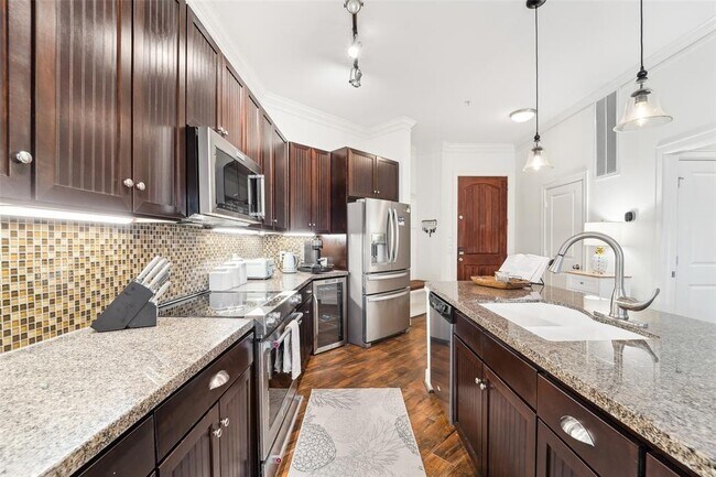 Building Photo - 17040 W Farm To Market 1097