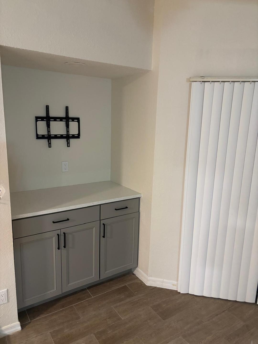 Building Photo - 194 Santa Clara Dr