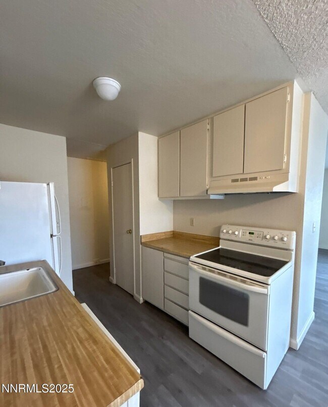 Building Photo - 4604 Neil Rd