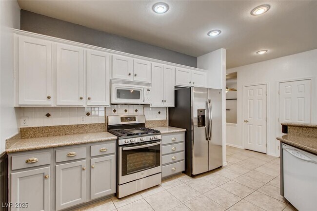 Building Photo - 5389 Progresso St