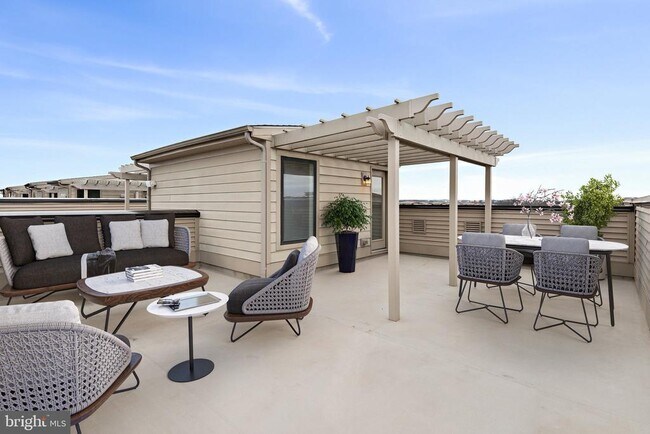 Building Photo - 44742 Tiverton Sq