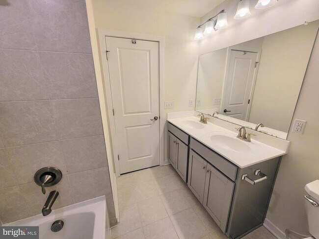 Building Photo - 1842 Boulder Dr