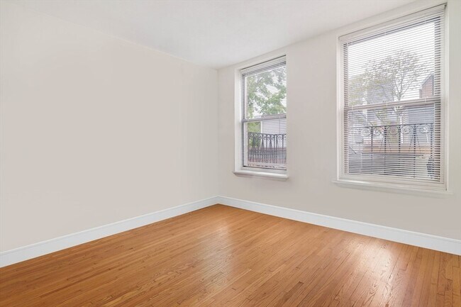Building Photo - 5 N Margin St