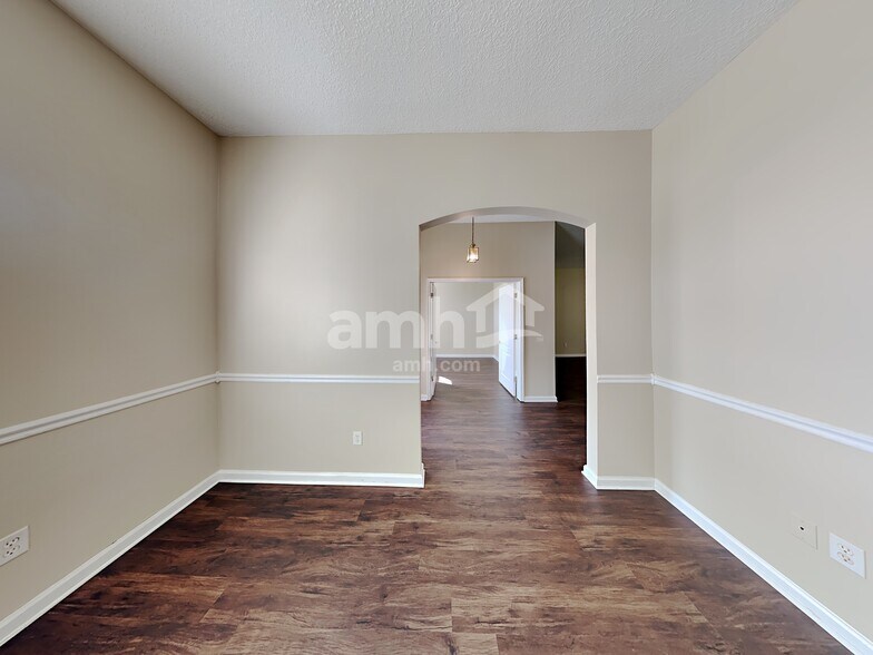 Building Photo - 1621 Merroway Ln