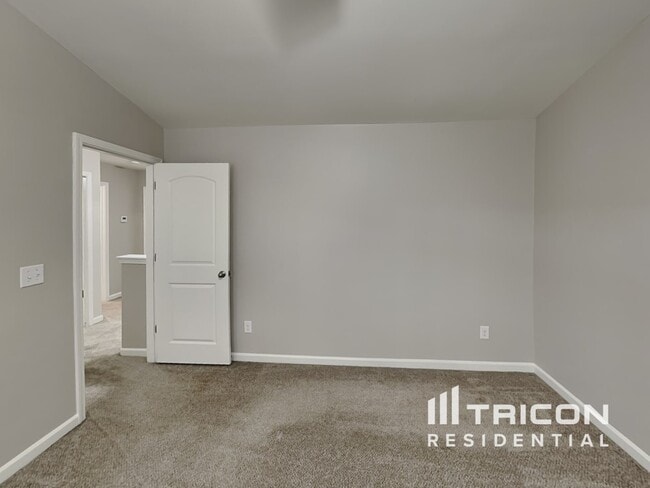 Building Photo - 206 Churchill Dr