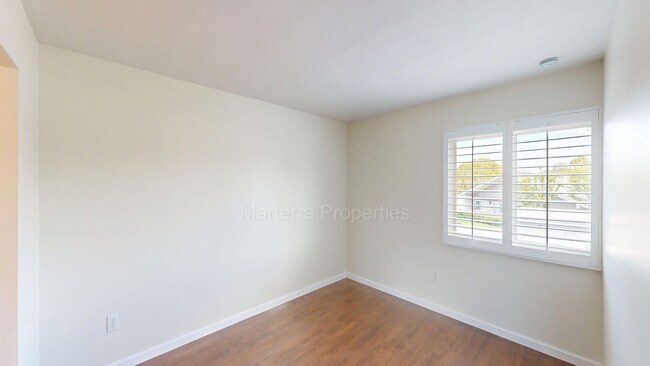 Building Photo - Amazing 2nd Floor Home for 55-Plus in Huntington Landmark Adult Community