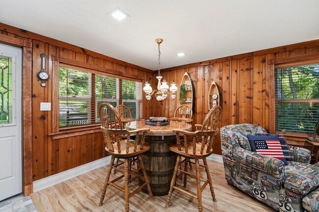 Building Photo - 34500 S Lakeside Terrace