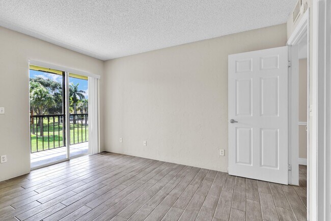 Building Photo - 414 Meadows Cir
