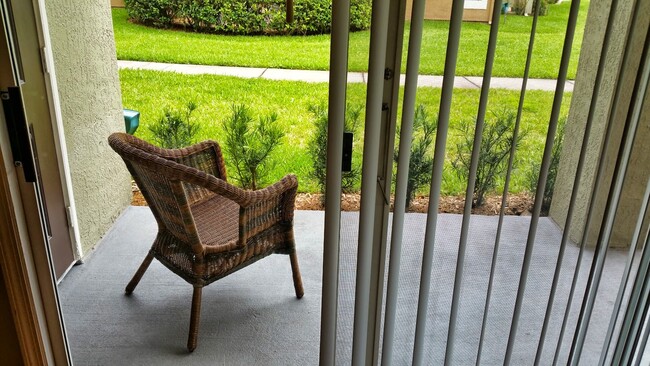 Building Photo - Gorgeous 2/2 condo for rent next to Waterford Lakes Town Center and UCF