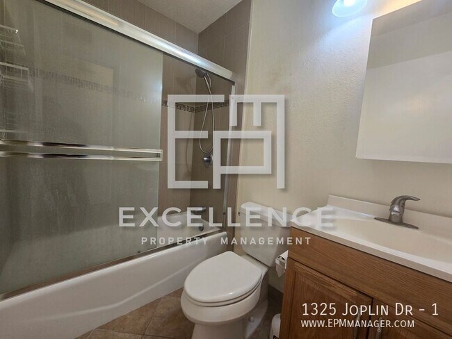 Building Photo - 1325 Joplin Dr