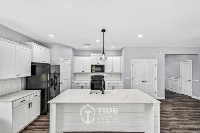 Building Photo - Spacious Living in Moncks Corner