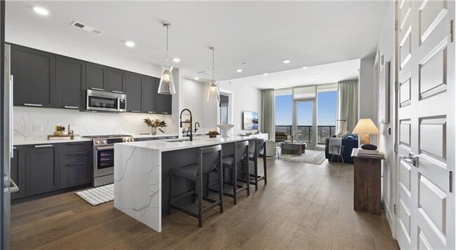 Building Photo - 601 Guadalupe St