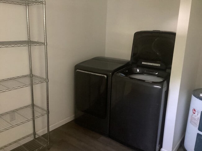 Building Photo - Newly updated home in North Gadsden