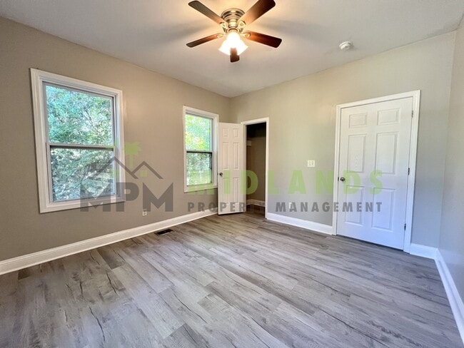 Building Photo - 3202 Belvedere Dr