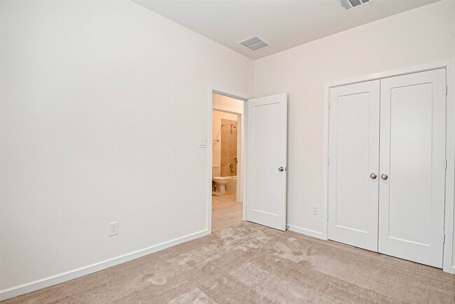 Building Photo - 8110 Colony Chase Ct