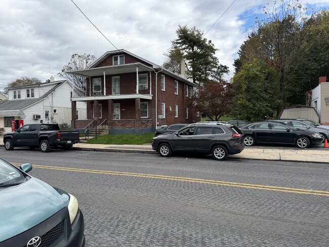 Building Photo - 1018 New Holland Rd