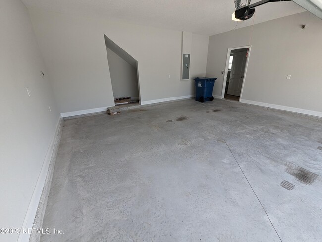 Building Photo - 251 Dahlia Falls Dr