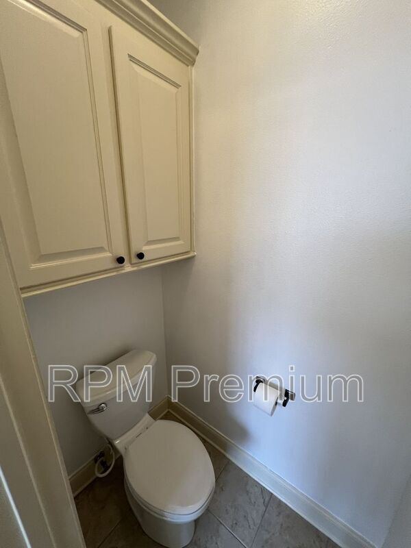 Building Photo - 7335 Oak View Dr.