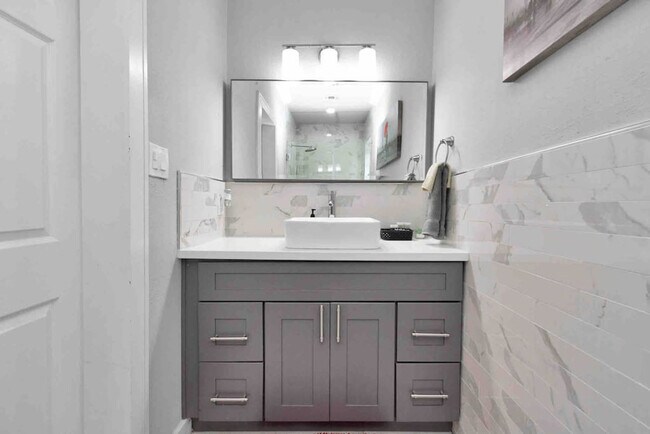 Building Photo - 2615 Arbor St