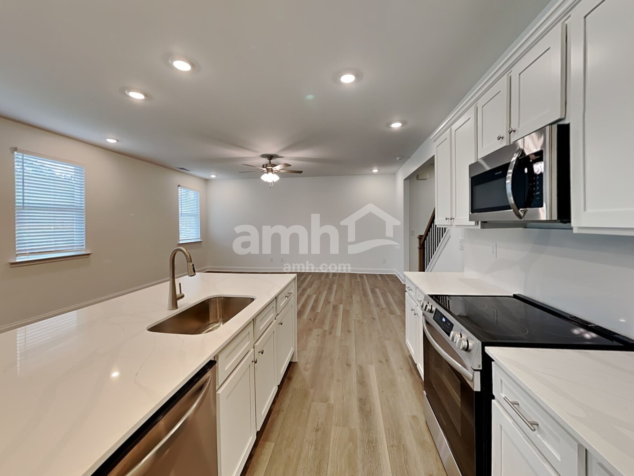 Building Photo - 1031 Highland Walk