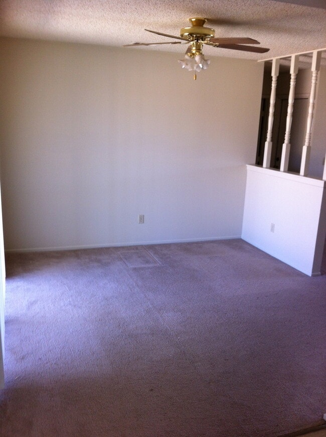 Building Photo - LOVELY 4 BEDROOM HOME IN APPLE VALLEY
